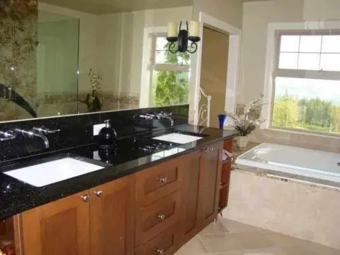 Malahat View Guesthouse