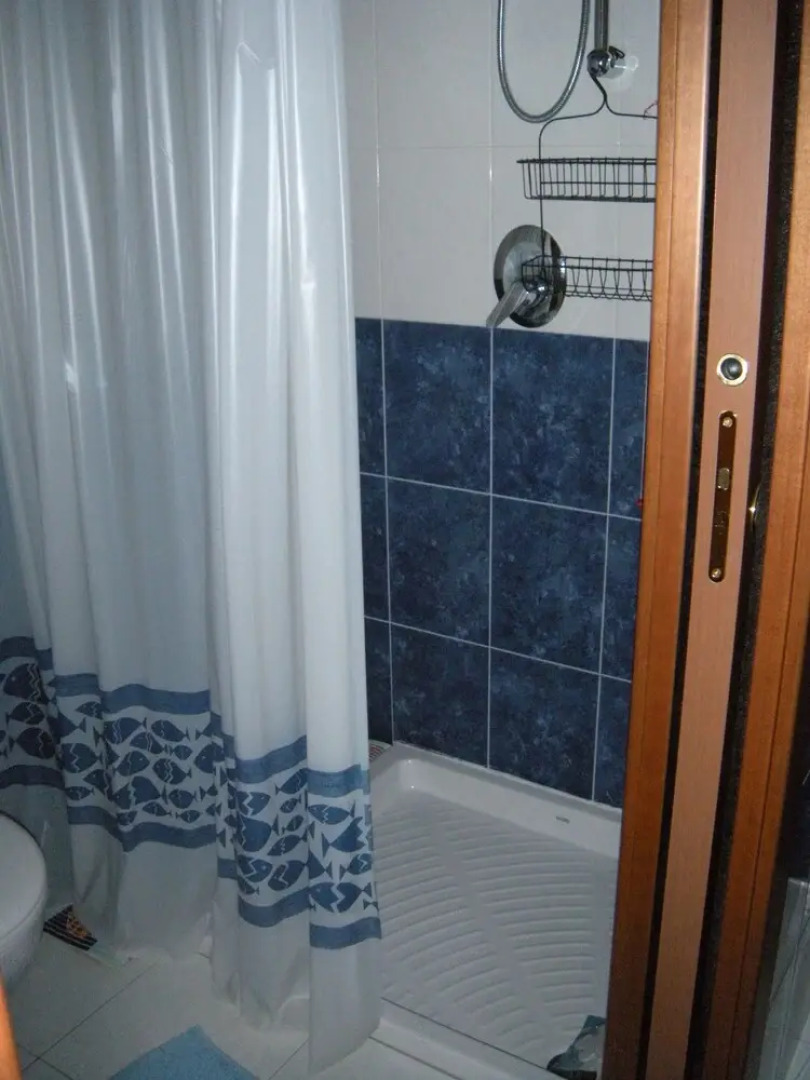 Spacious and Bright Studio With 2 Mm2 Stops