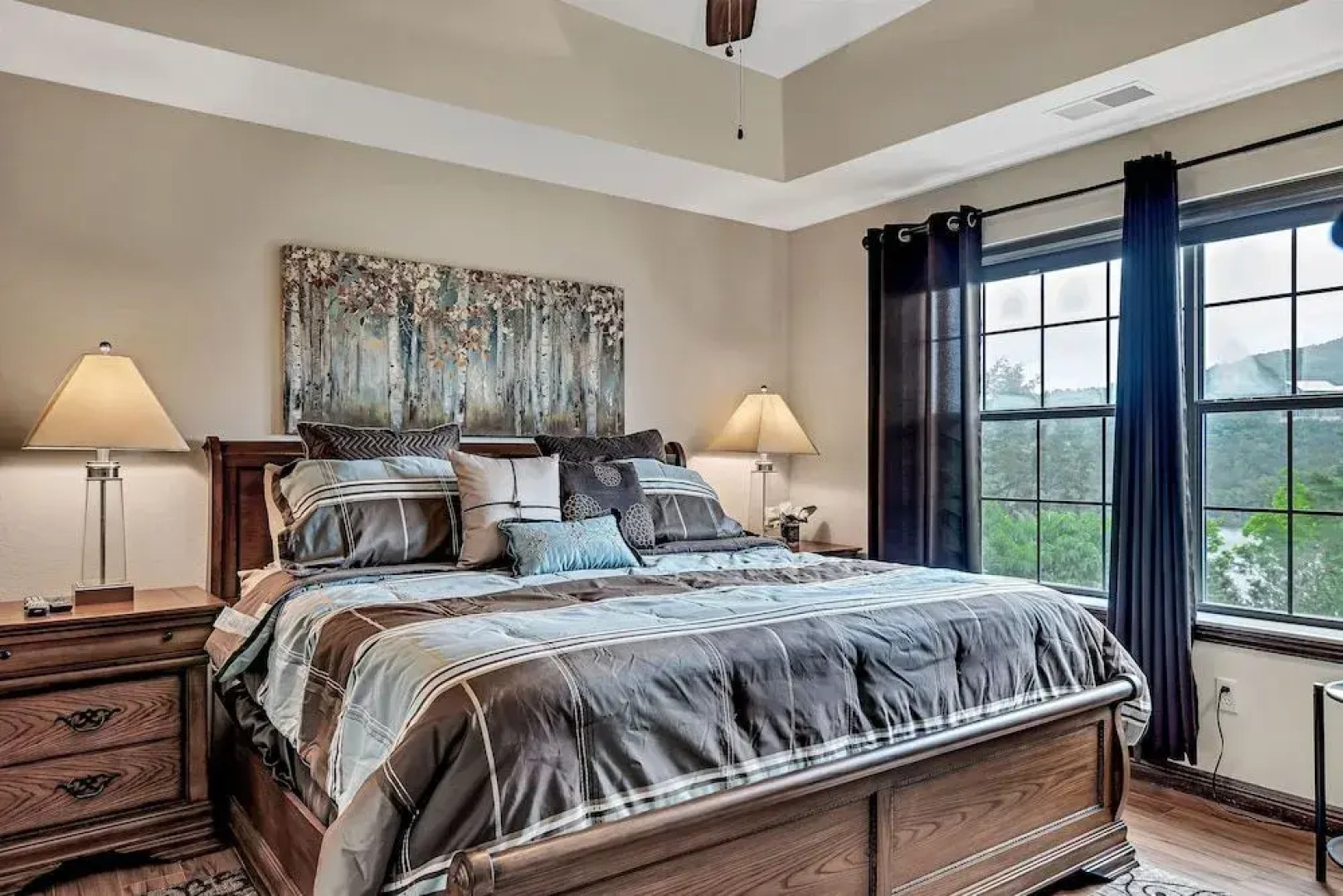 Reflection 2 Bedroom Condo by Redawning