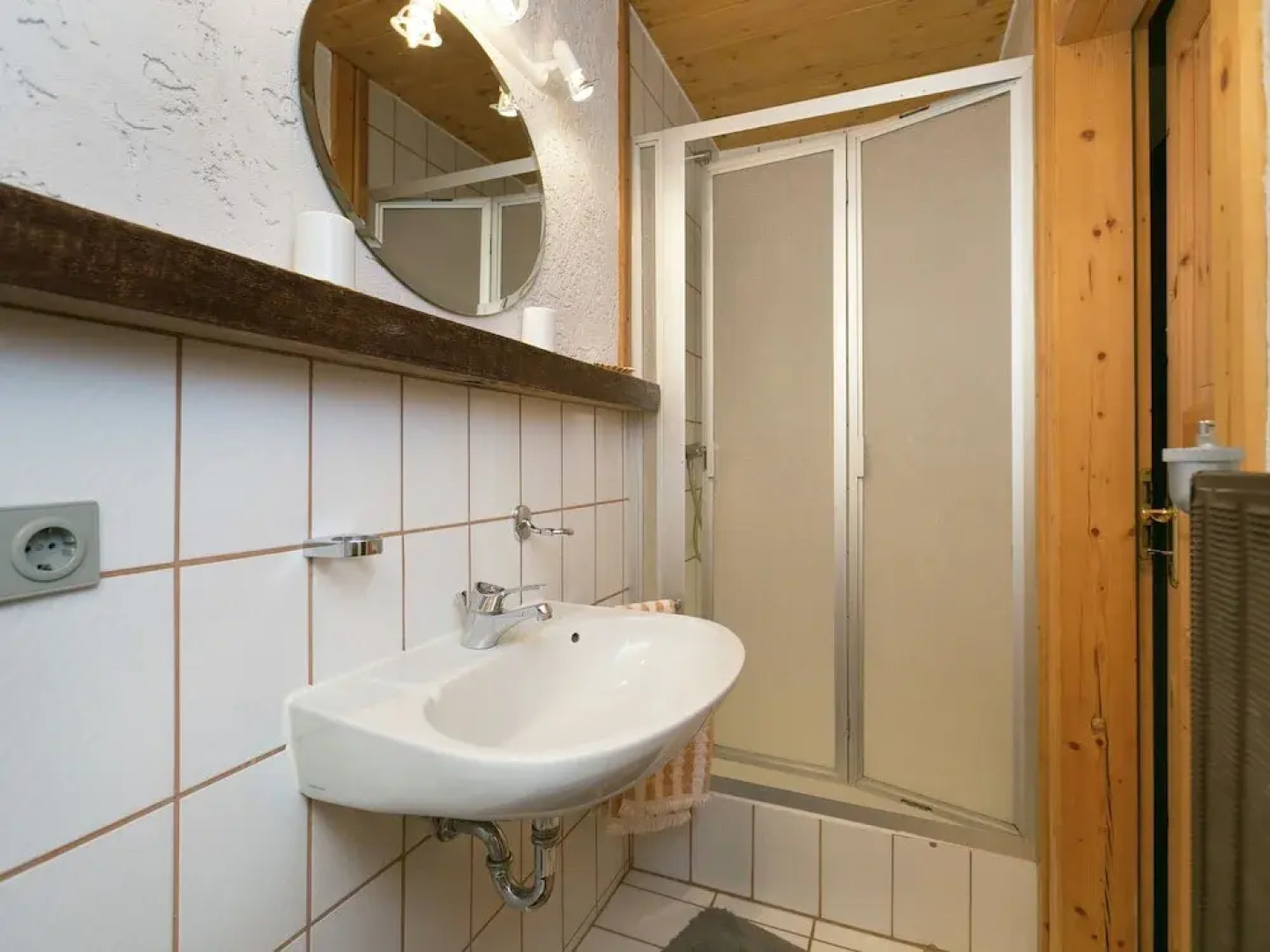 Warm Apartment in Bombogen Germany with Private Parking