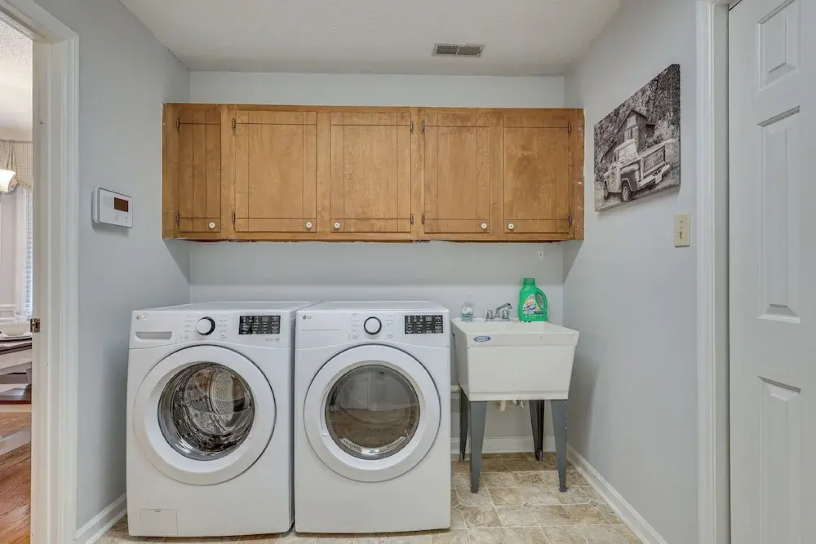 Lovely Decatur Home w/ Yard ~ 6 Mi to Town!