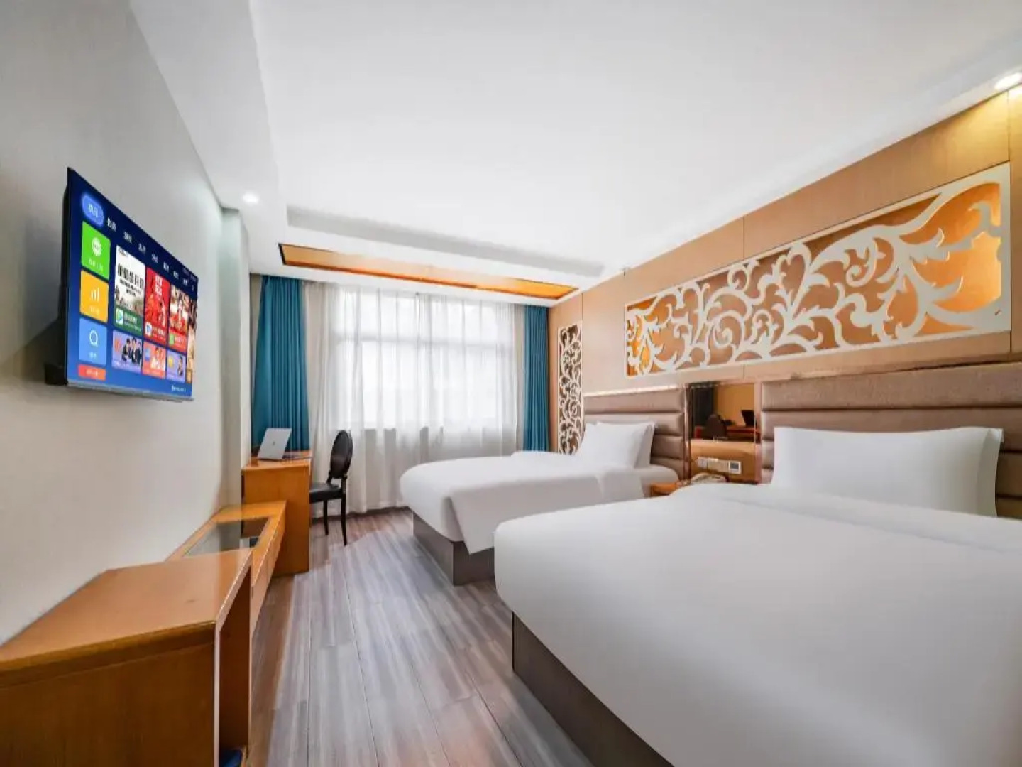 Rong Le Business Hotel