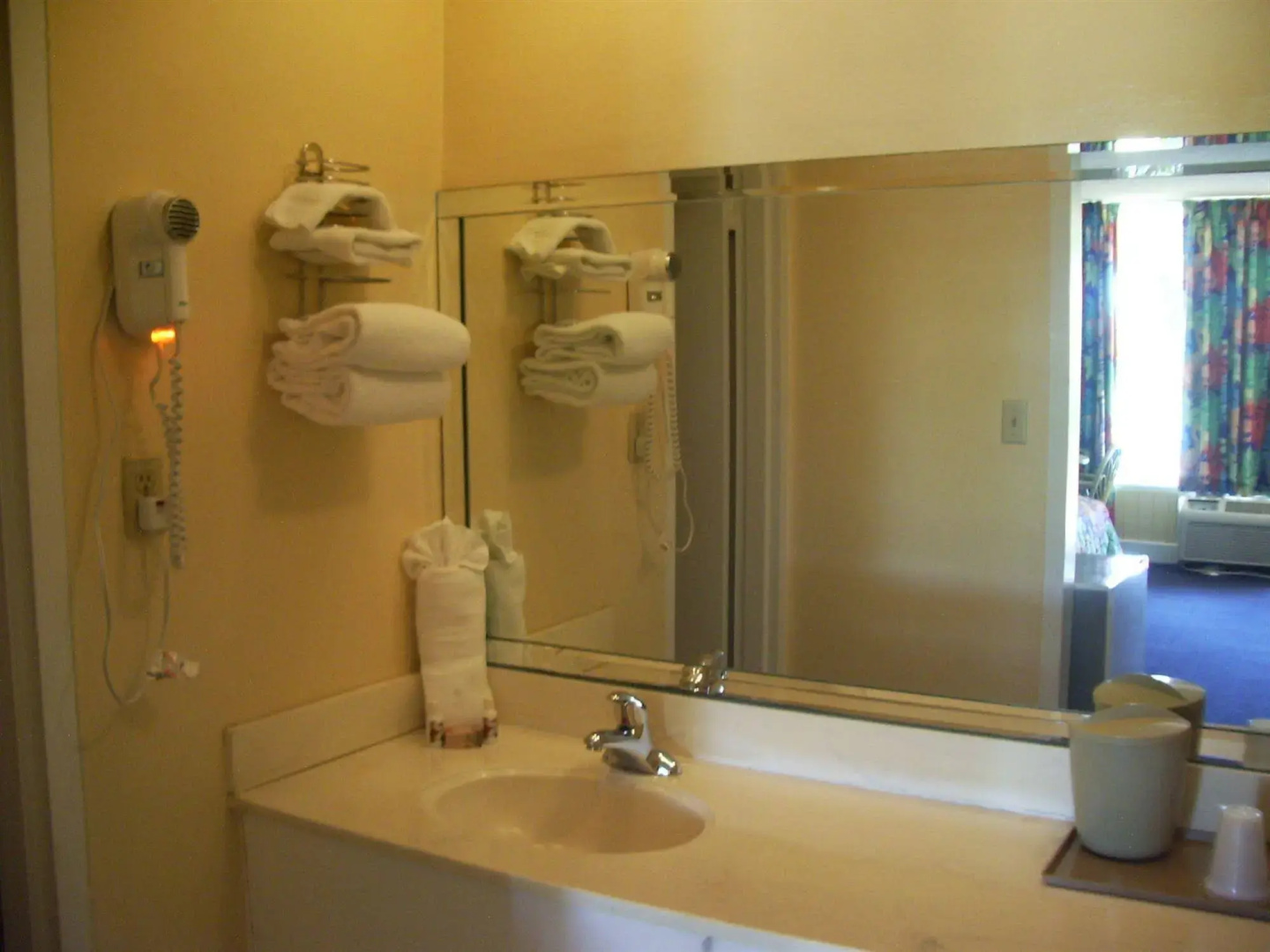 Royal Islander Hotel