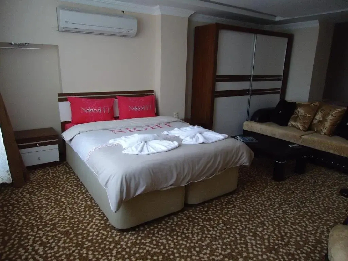 La Fontaine Guzelyali Hotel