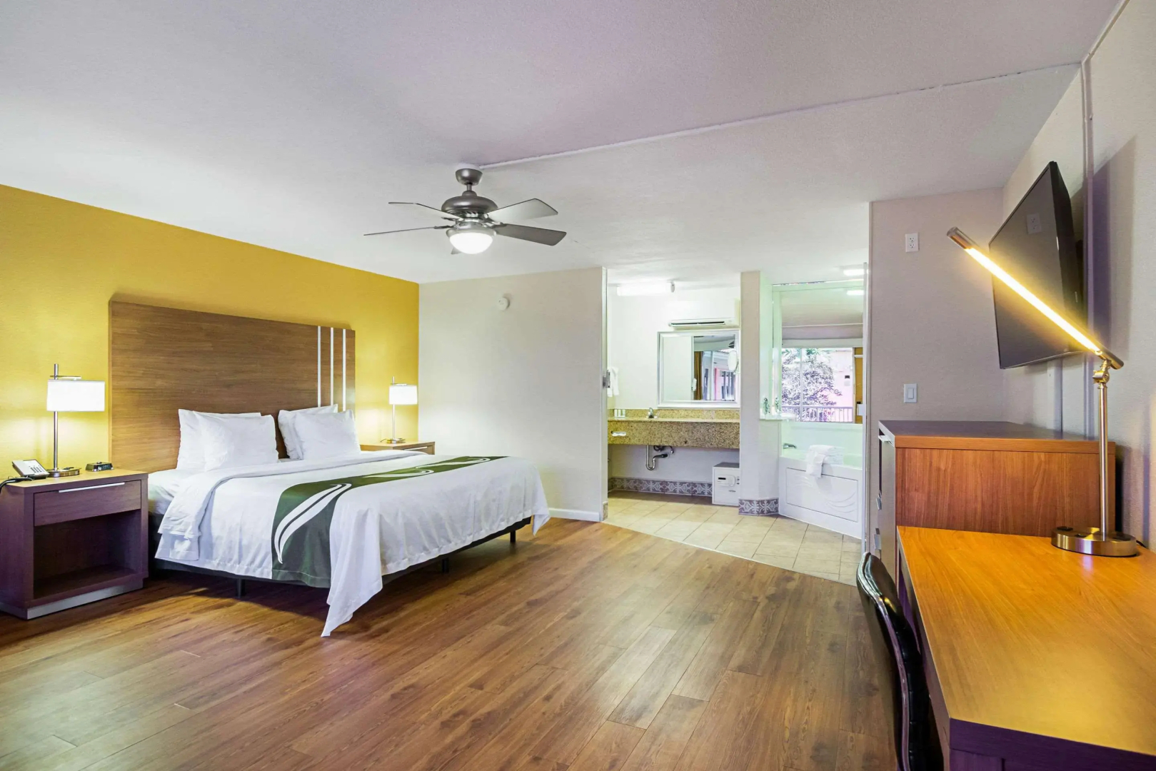 Quality Inn & Suites Airport/Cruise Port Hollywood