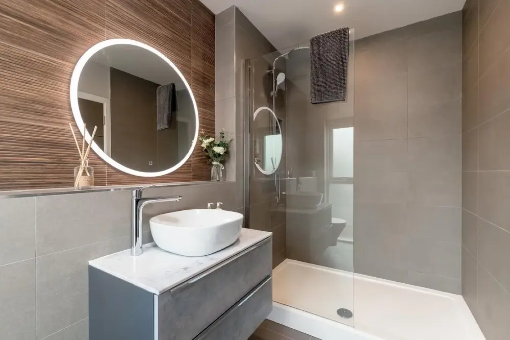 HOT TUB Entire 3 bed Penthouse East Lothian Luxury Apartment w Gdn Hot Tub, Musselburgh