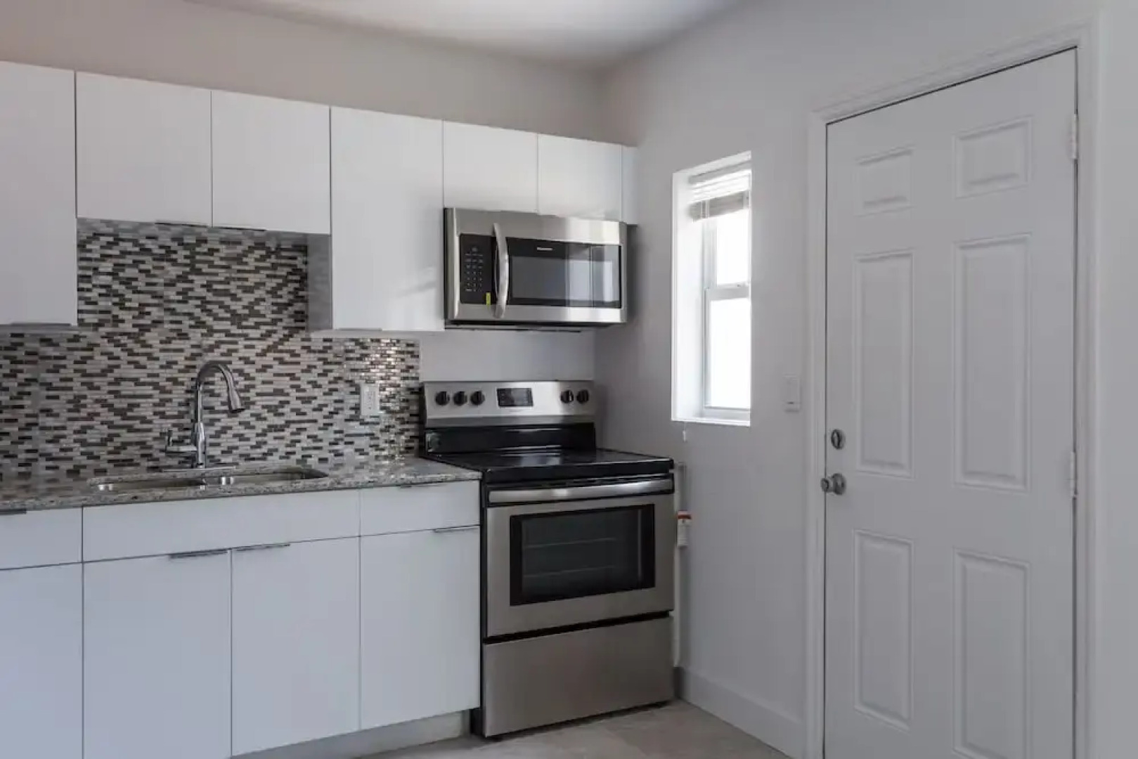 Cozy and Modern 2B-2B Home