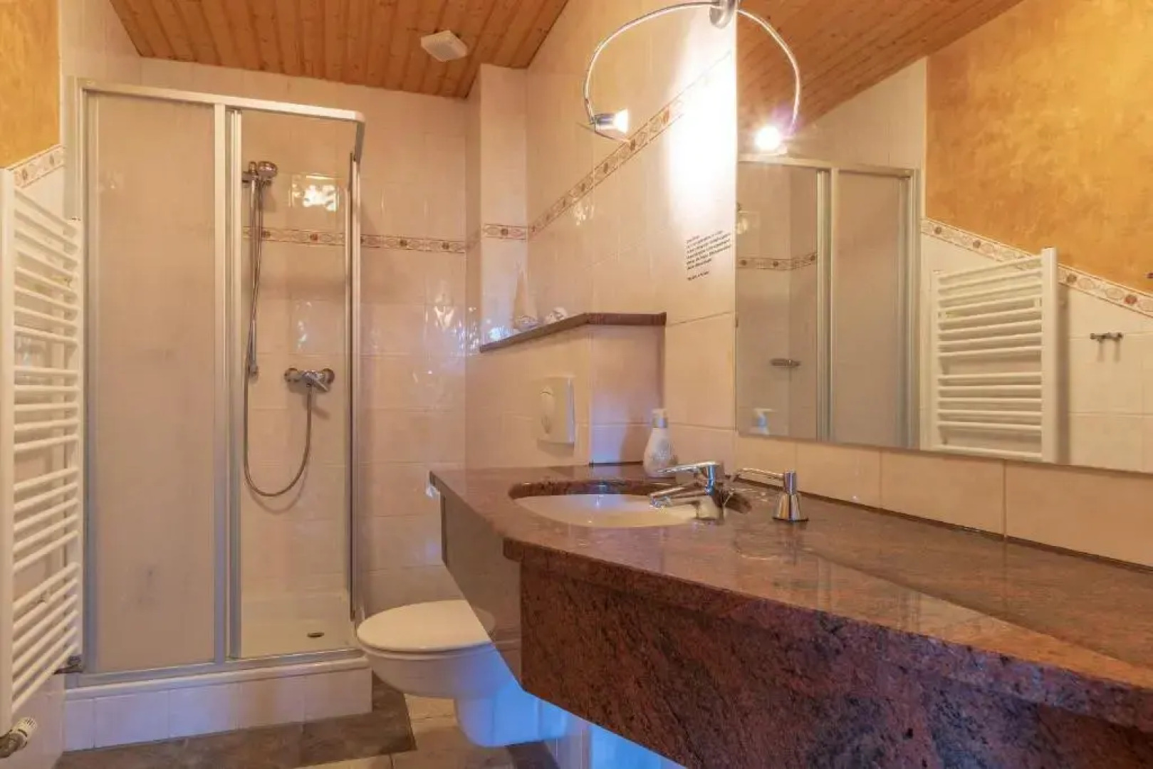 Whg-4-Adlerhorst-Ferienhaus-Am-Boddenufer-Buschvitz