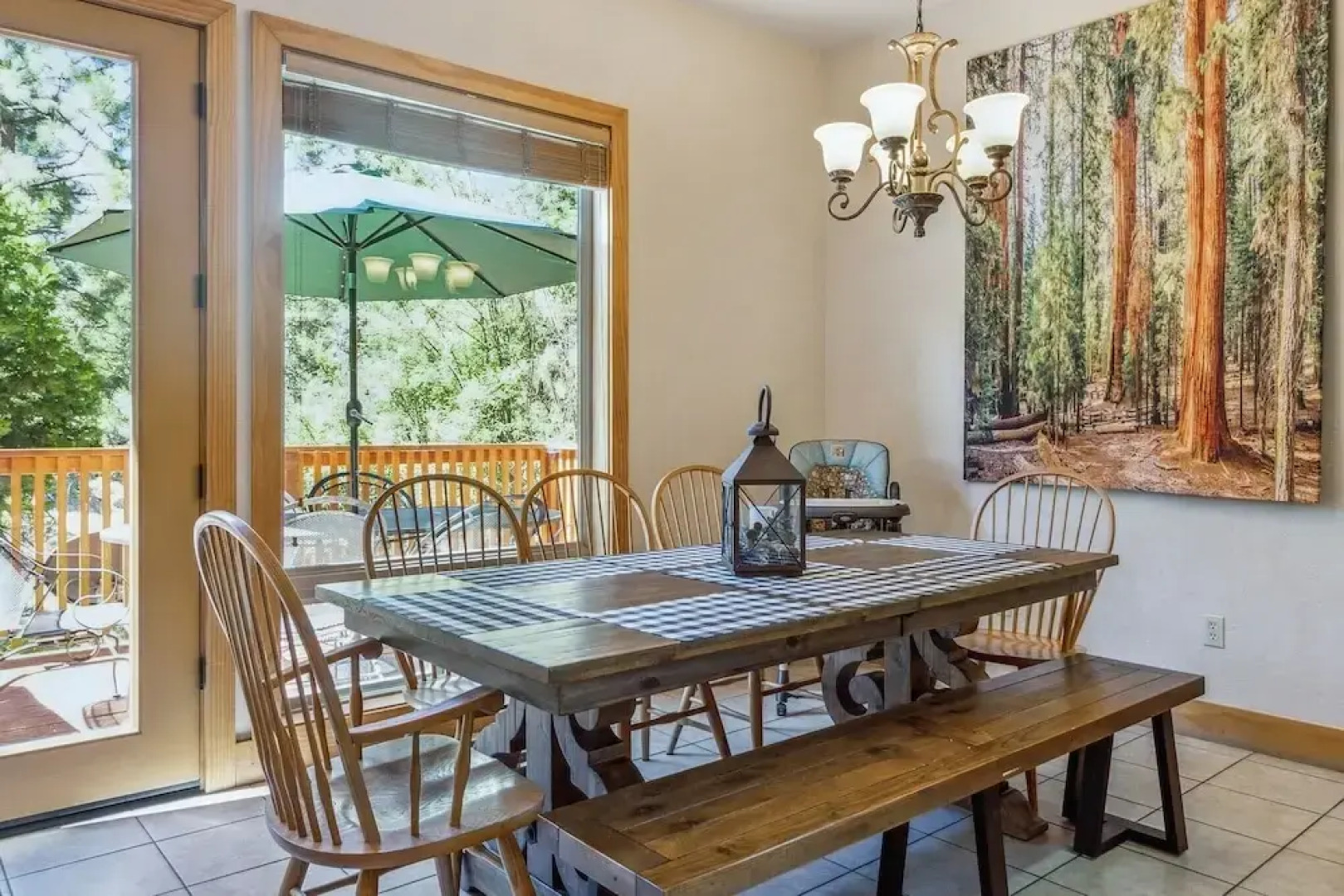 Spacious 4br/3ba. Continuous hot Water Tank! 4 Bedroom Home by Redawning