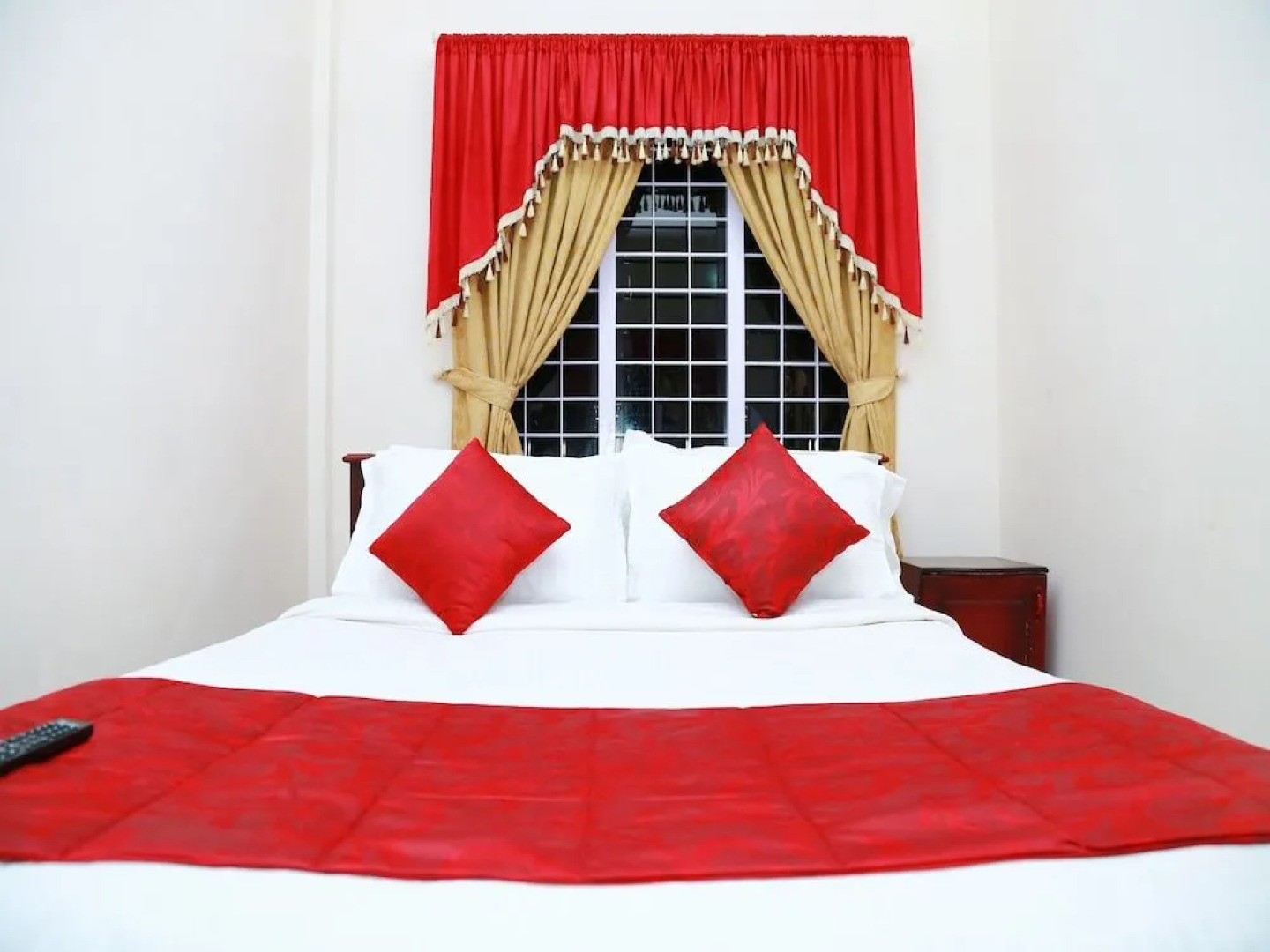 Oyo 15548 Mackal Residency