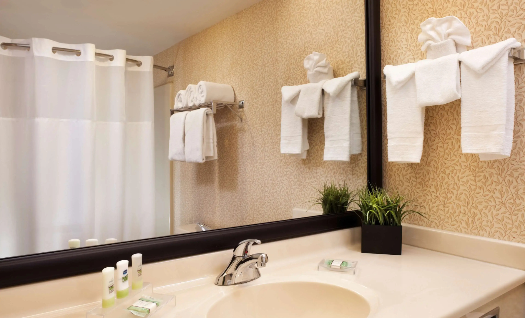 Country Inn & Suites by Radisson, Milwaukee West (Brookfield), WI
