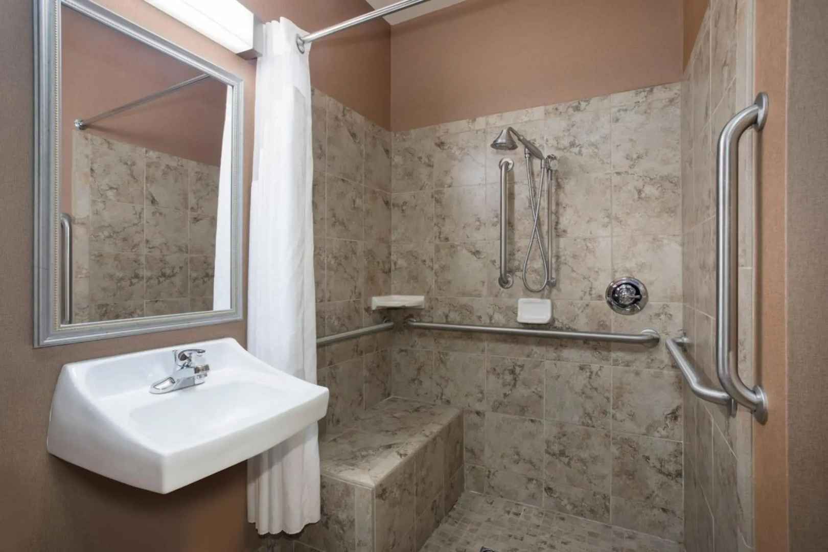 Holiday Inn Express & Suites Yankton by IHG