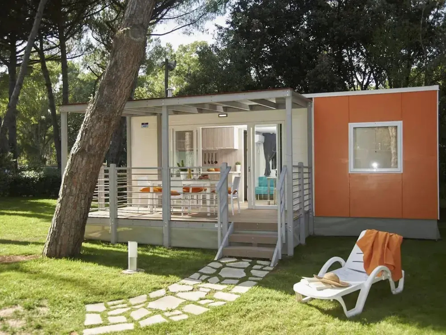 Chalet w/ Terrace & Pool