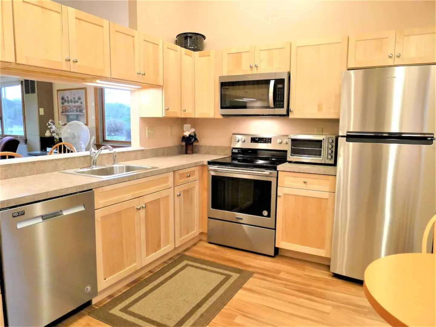 51 Middlecott - 2 Bedroom Condo