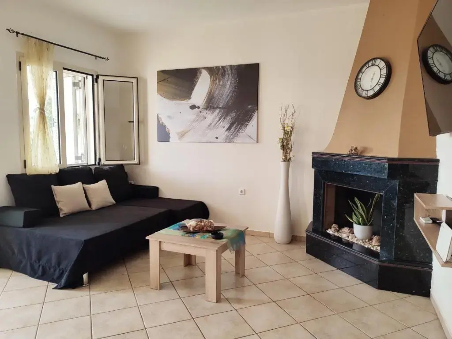 Modern 1Br apt , Garden , View & AC