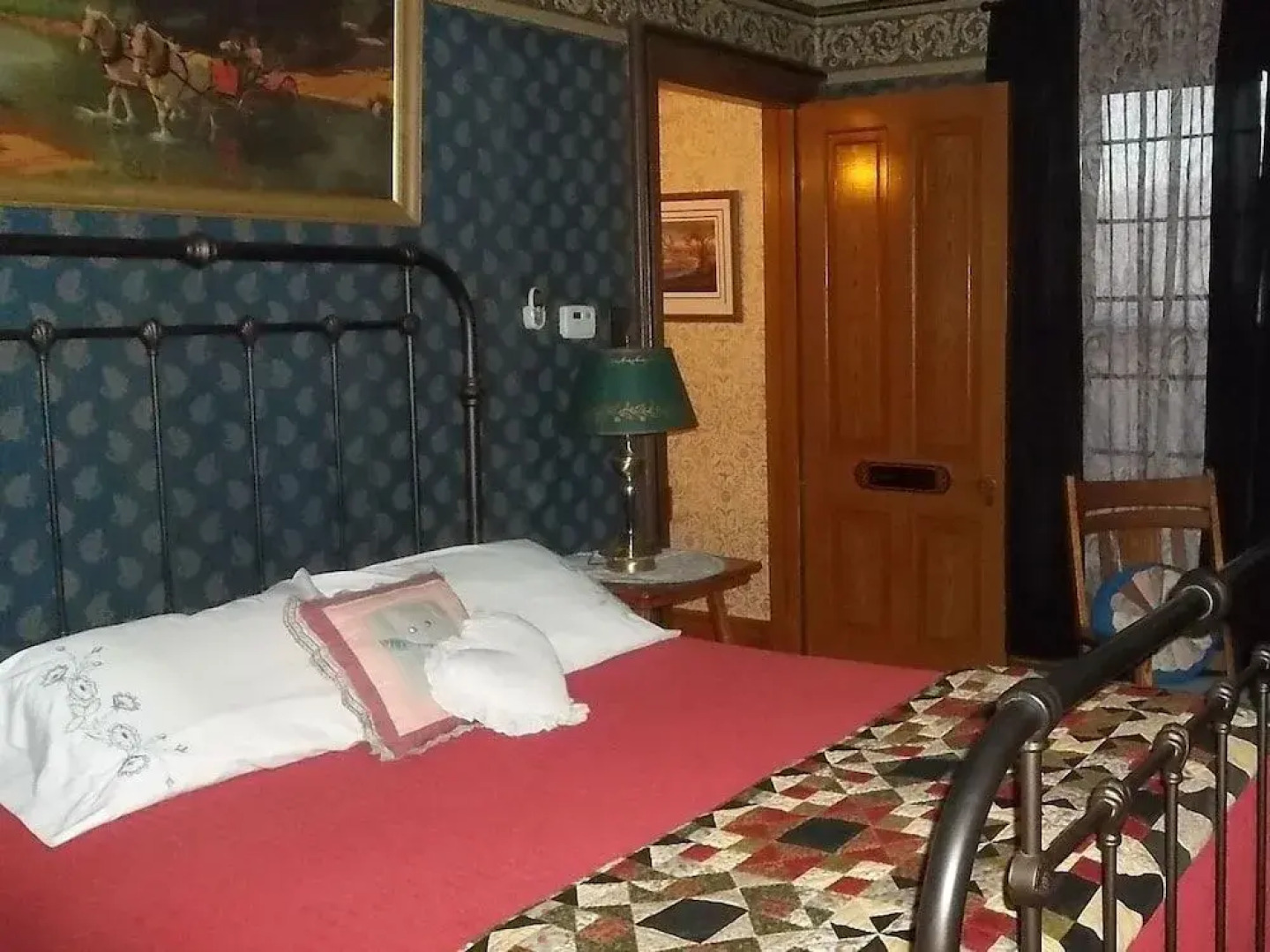 Stauer House Bed and Breakfast