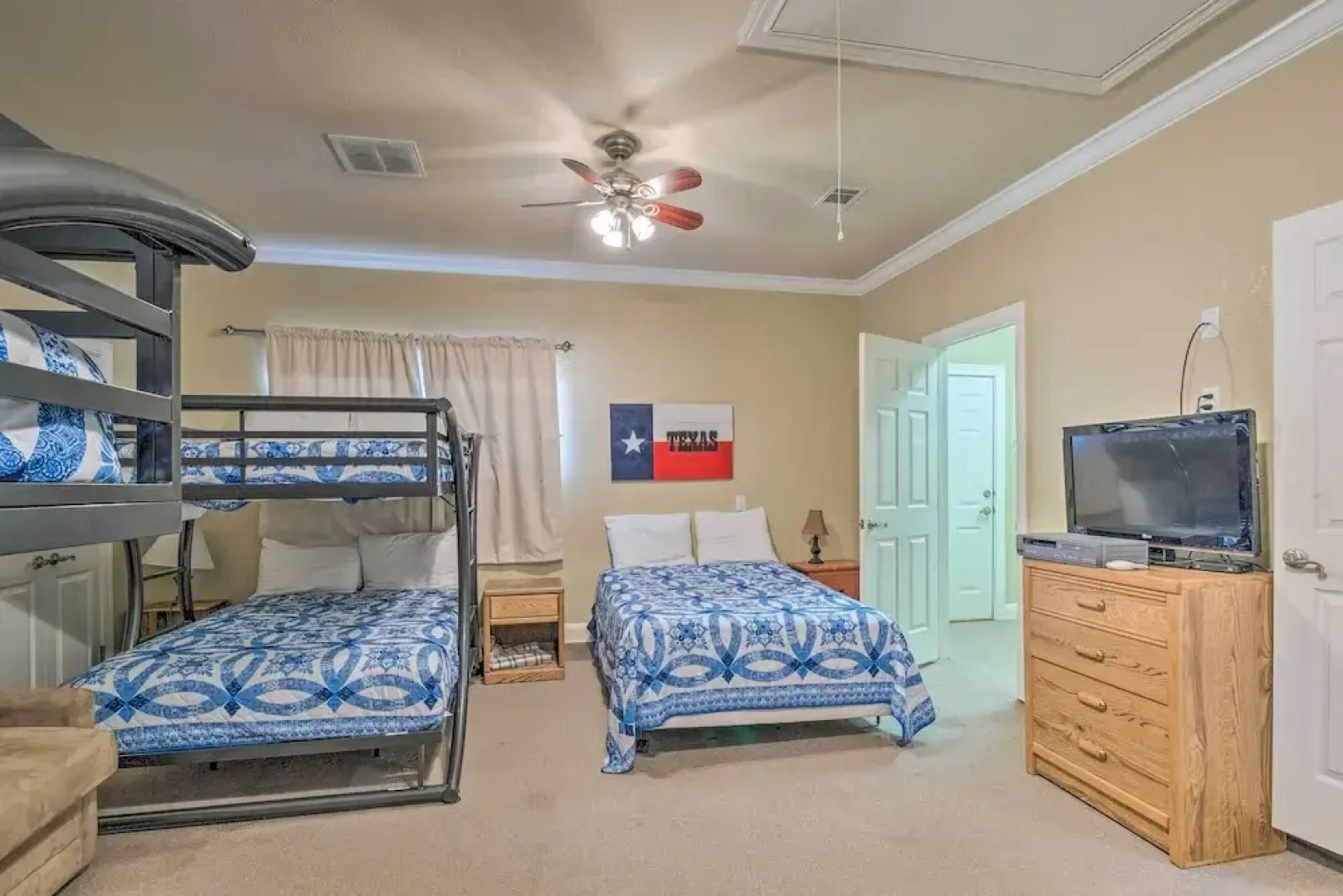 Covered Deck & 2-story Dock: Lake Travis Home!