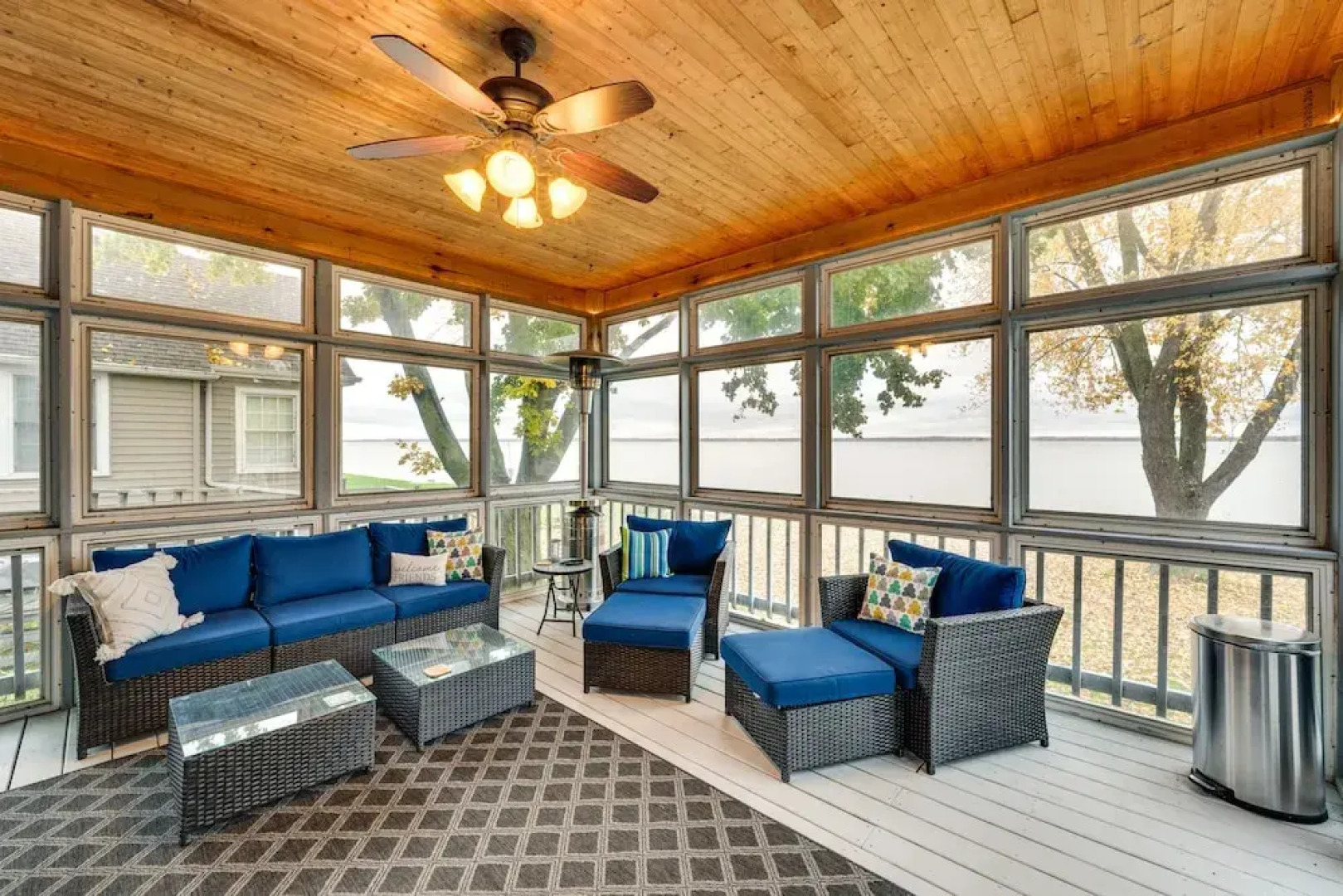 Lakefront Edgerton Cottage w/ Deck & Grill!