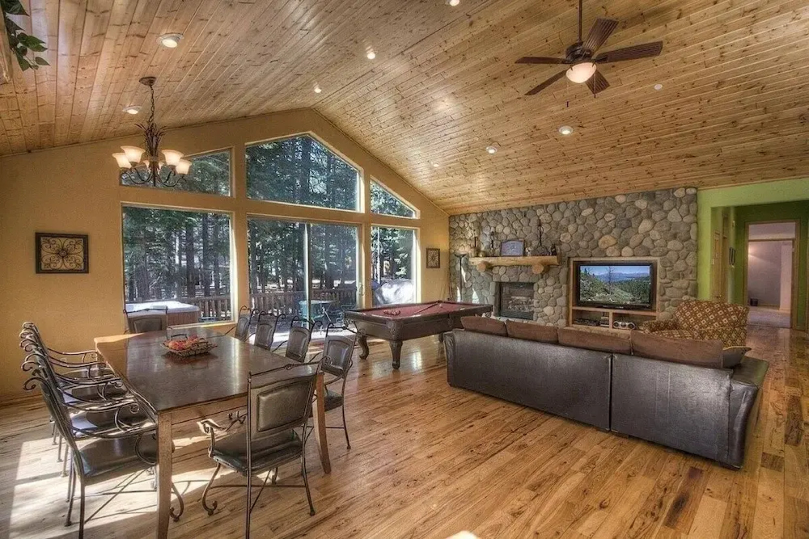 Coh1669 - Hawk's View Hideaway 6 Bedroom Home