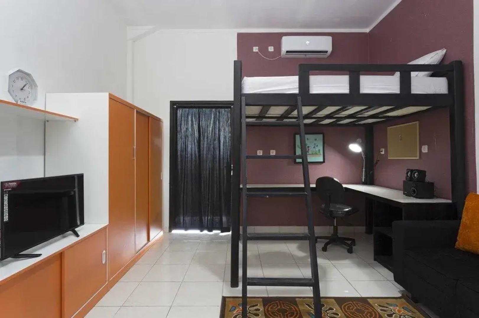 RedDoorz near University of Indonesia