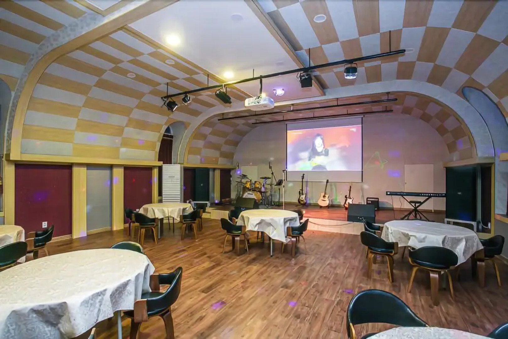 Geumsan Forest White Castle Pension