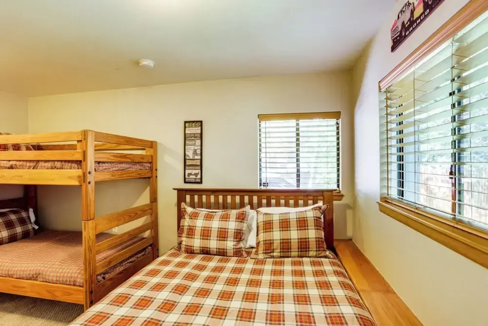 Cozy Ouray Apartment, Steps to Riverwalk Trail!