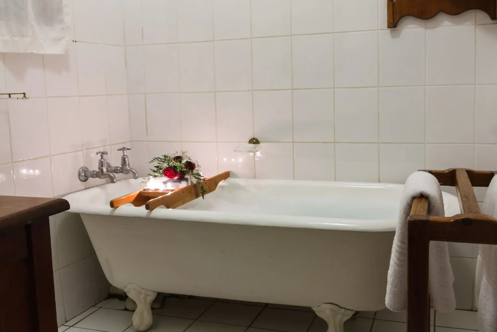 Shangri-La Country Hotel