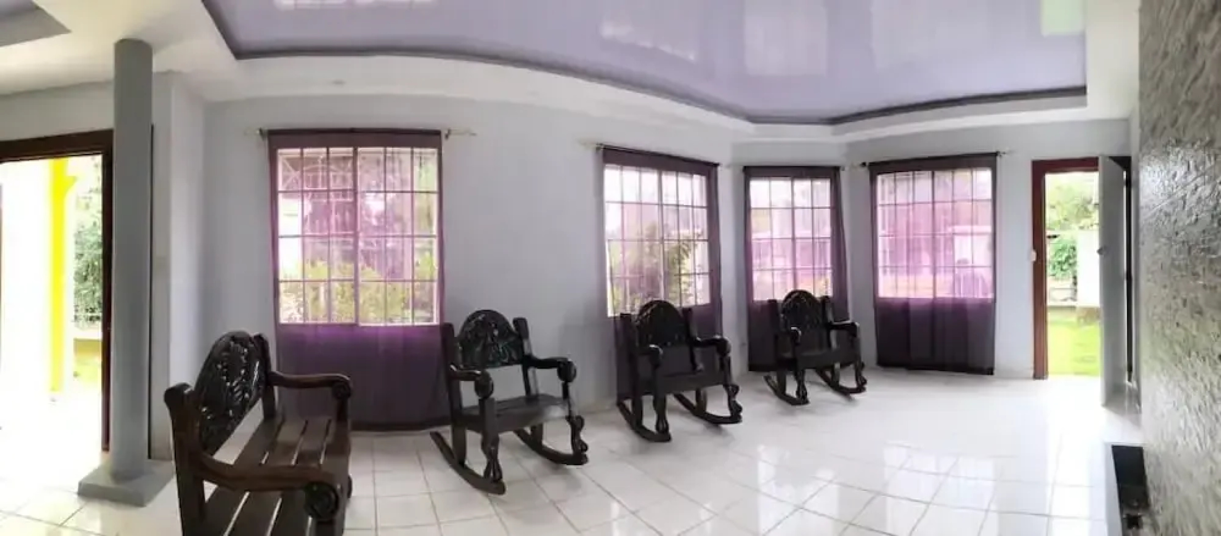 4 Bed House-sleeps 8-pet Friendly-private Garden