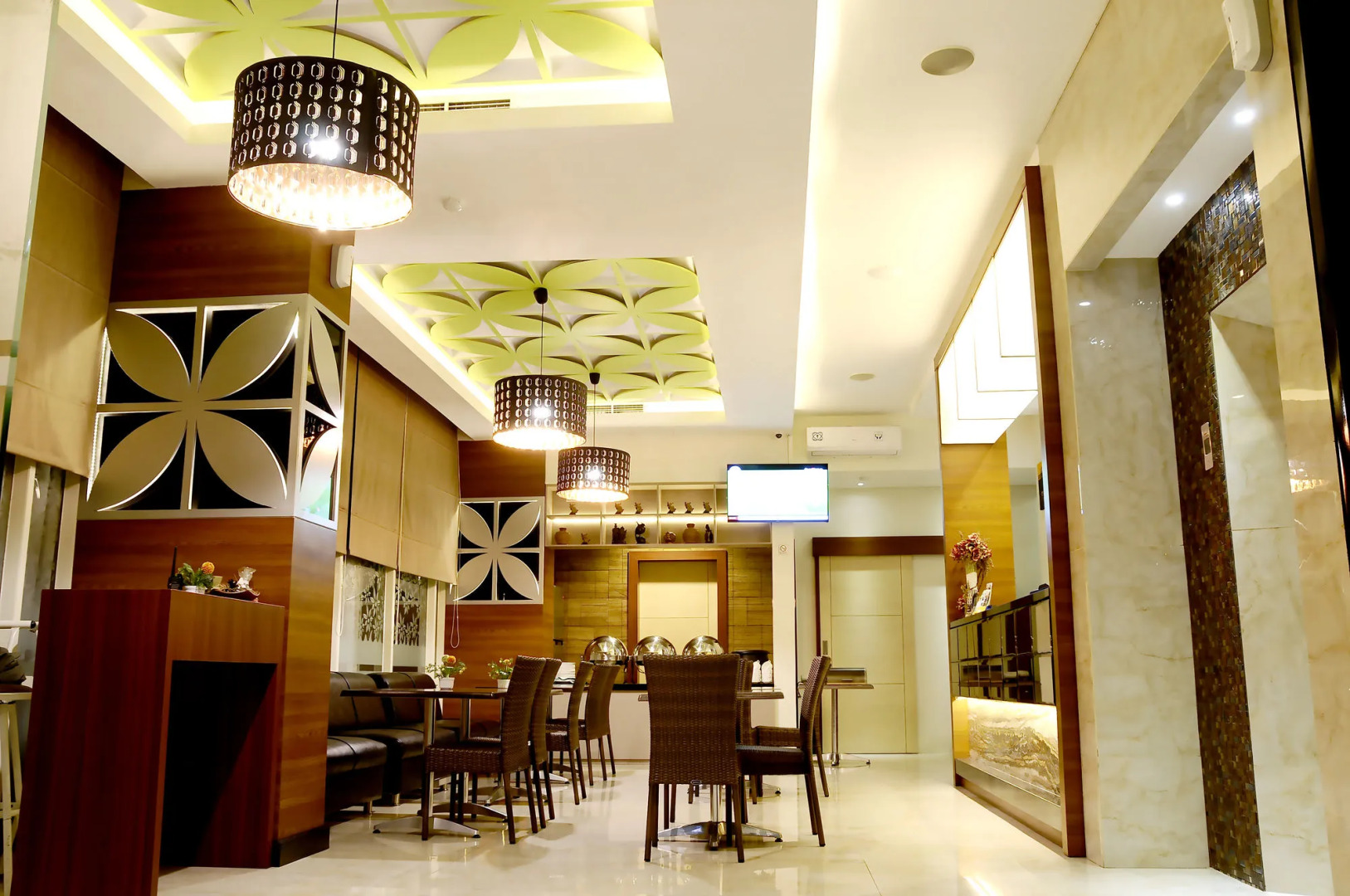 Biz Boulevard Hotel