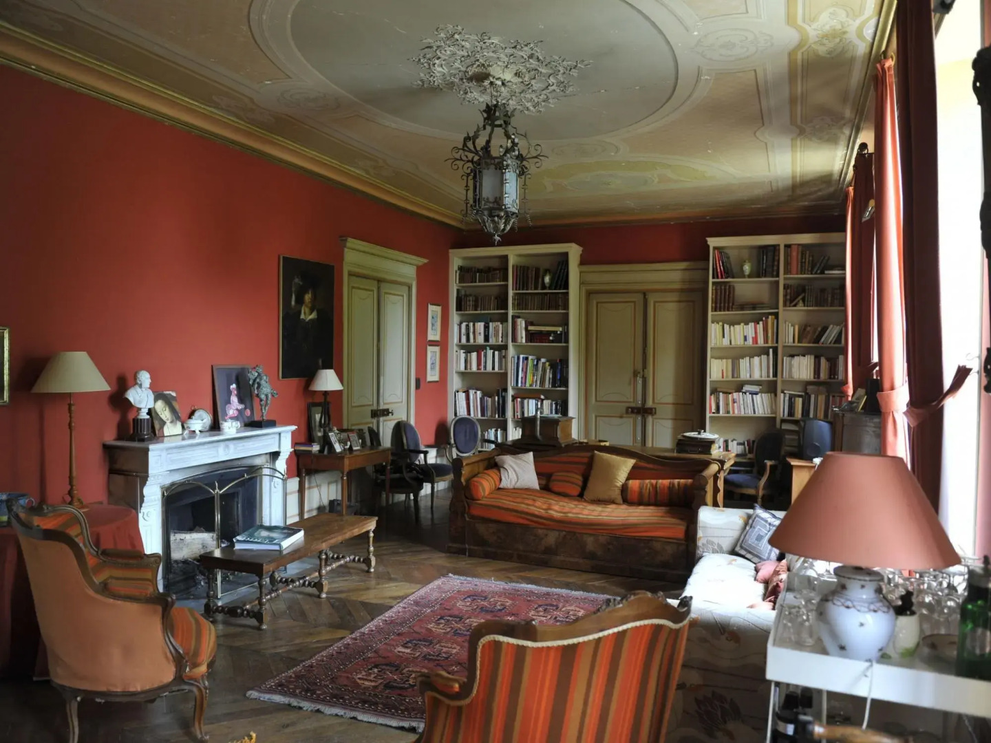 Vintage Mansion in Saint-aubin-sur-loire With Pool