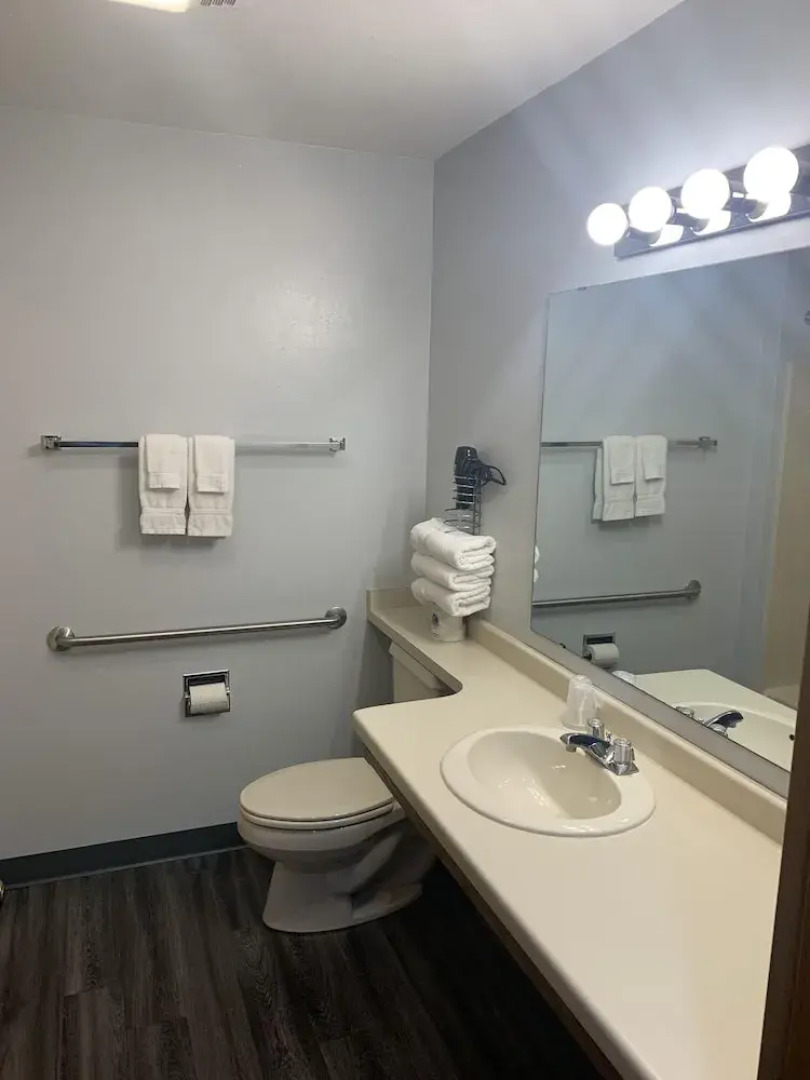 Cherry Hills Golf & Lodge