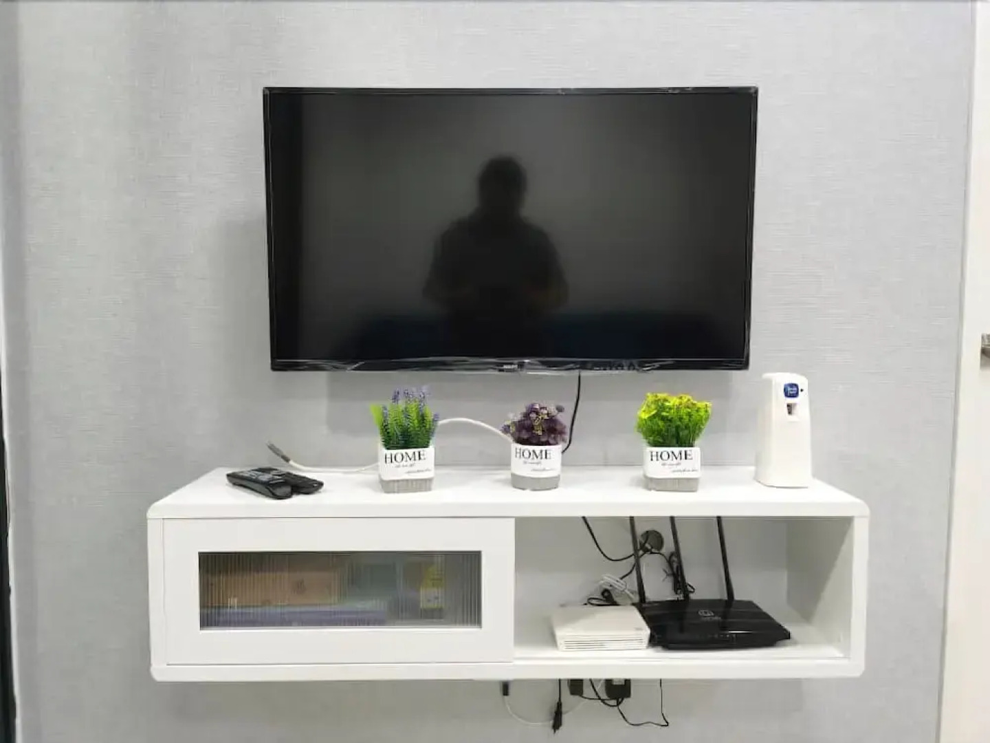 Woodsbury Suite by Homez Suite