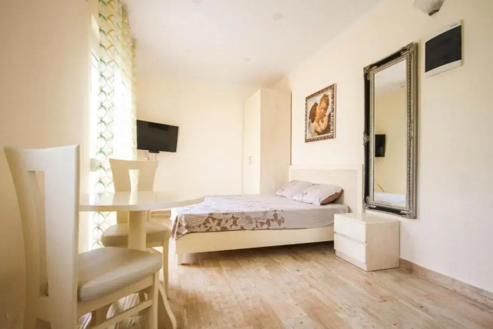 Apartaments Crown Silvia