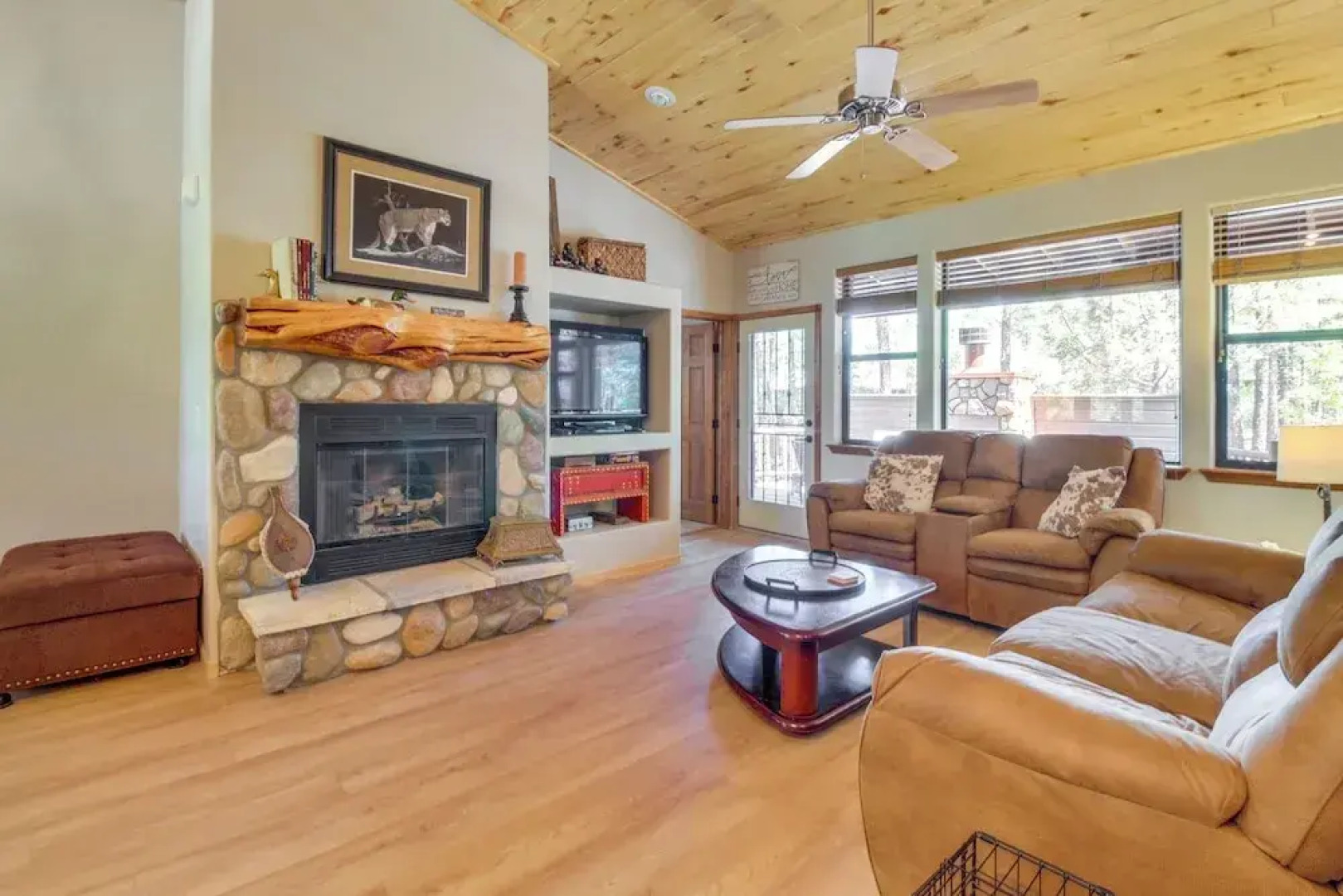 Custom Show Low Cabin w/ Deck at Torreon Resort