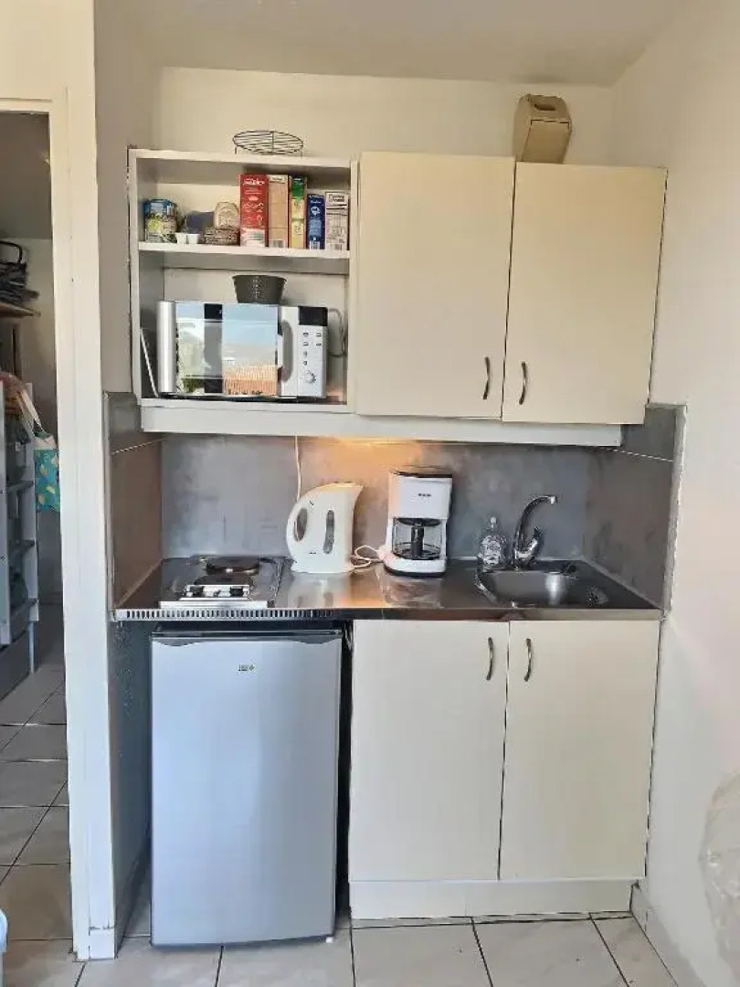 Studio cabine pour 4 personnes avec piscine commune