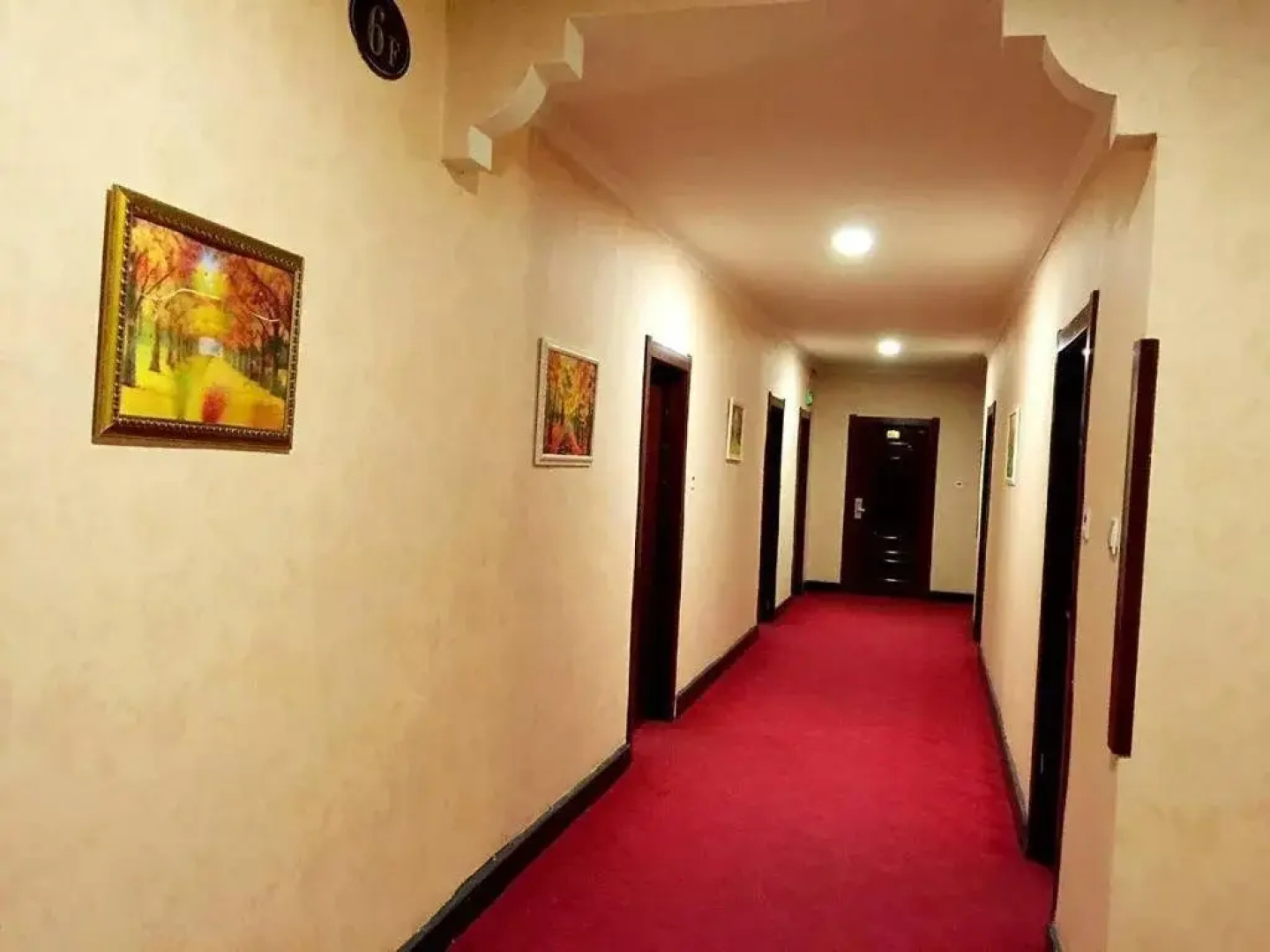 Manzhouli Crown Inn