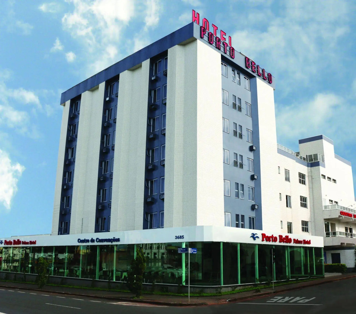 Porto Minas Hotel e Convenções