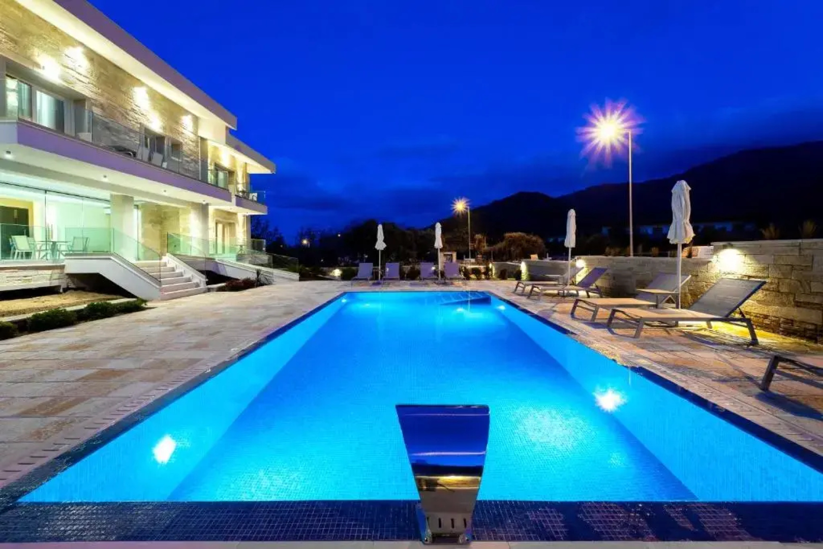 Supreme Luxury Suites