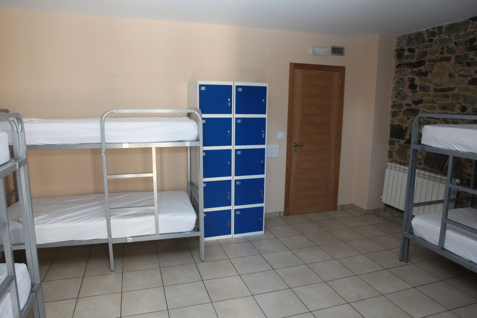 Pensión San Antón - Hostel