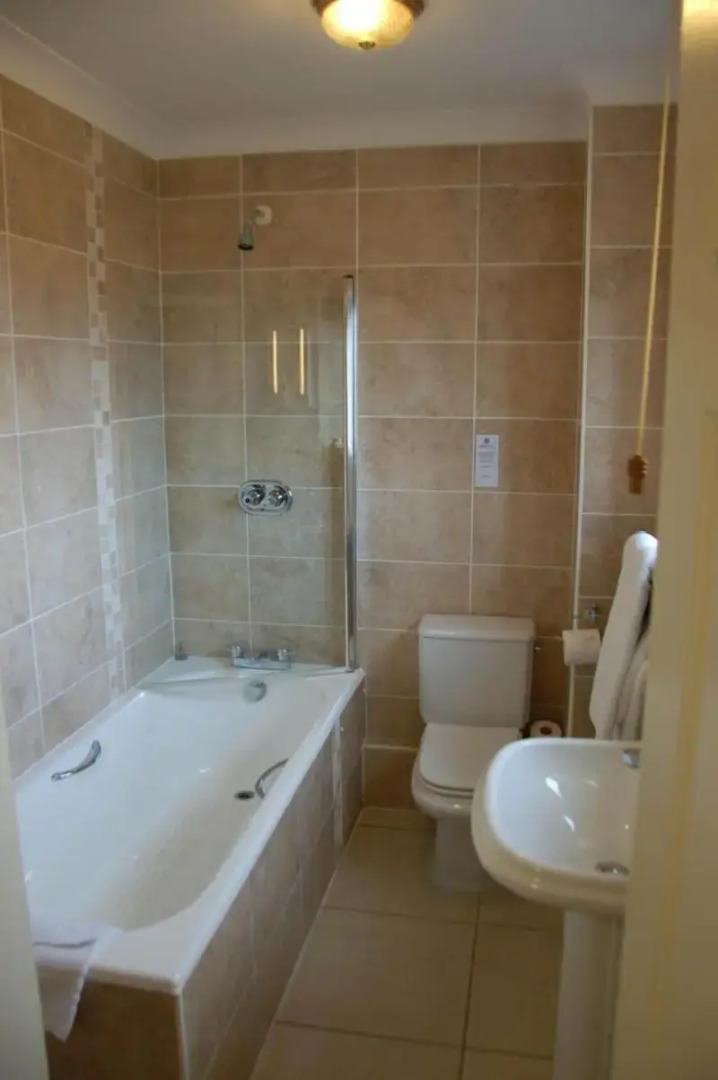 Albright Hussey Manor