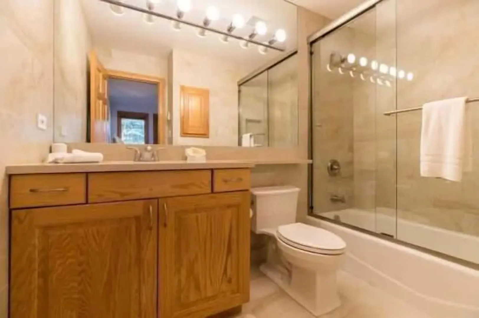 Strawberry Park Ski-in Ski-Out Condo by RedAwning