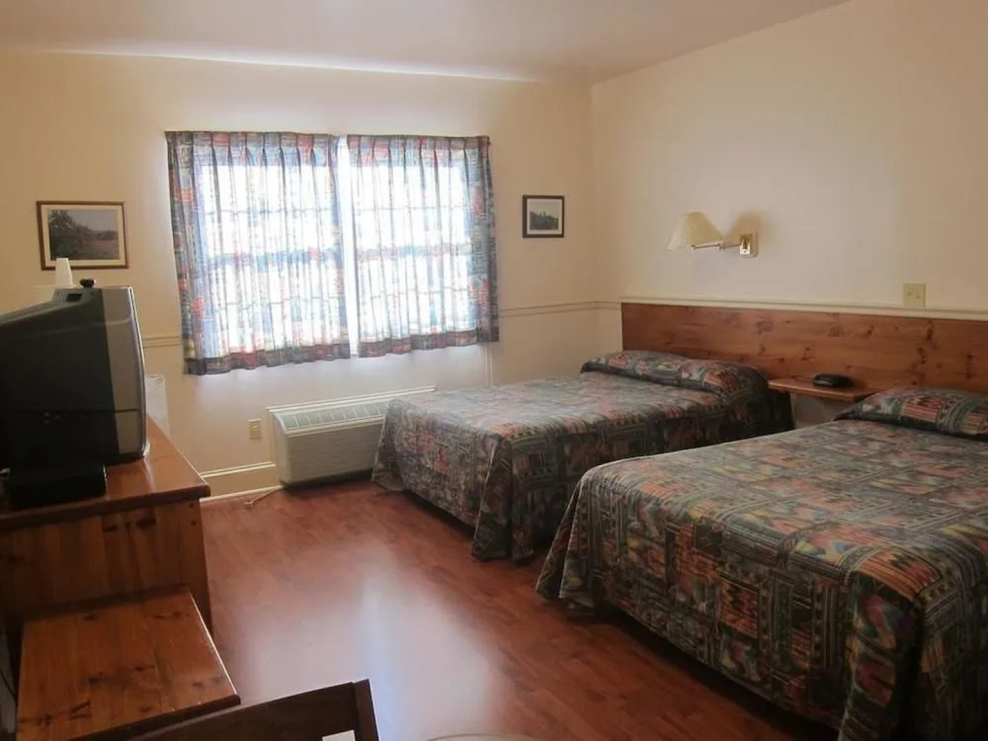 Shoreline Suites