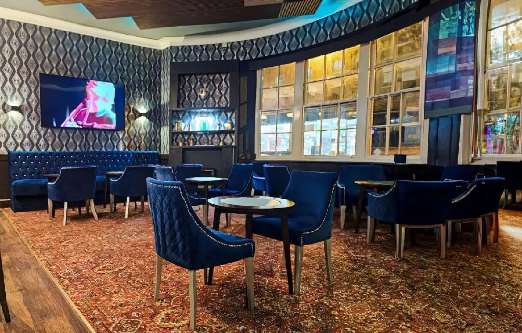 OYO Crown Hotel Stone
