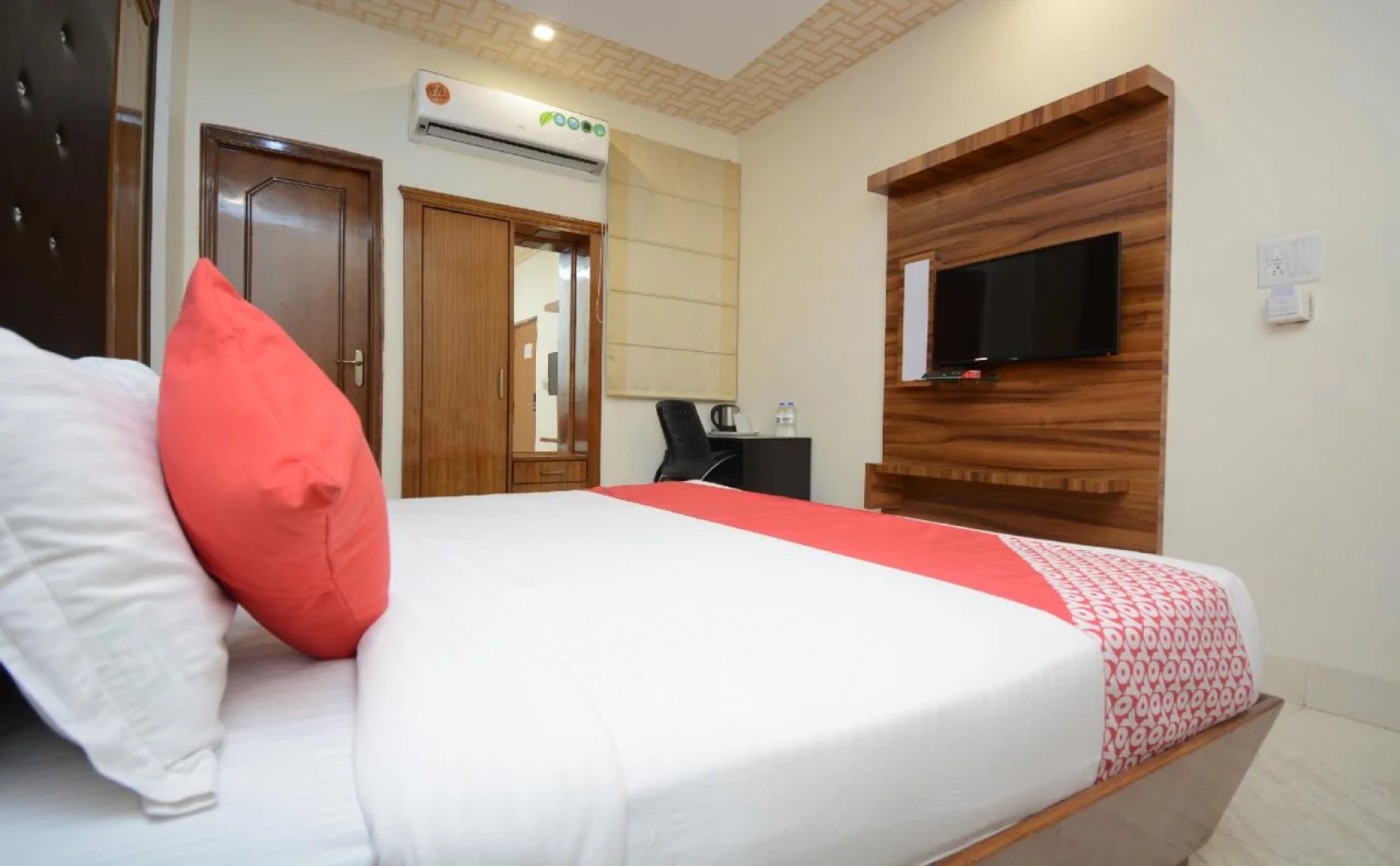 Hotel Pal Regency By OYO Rooms