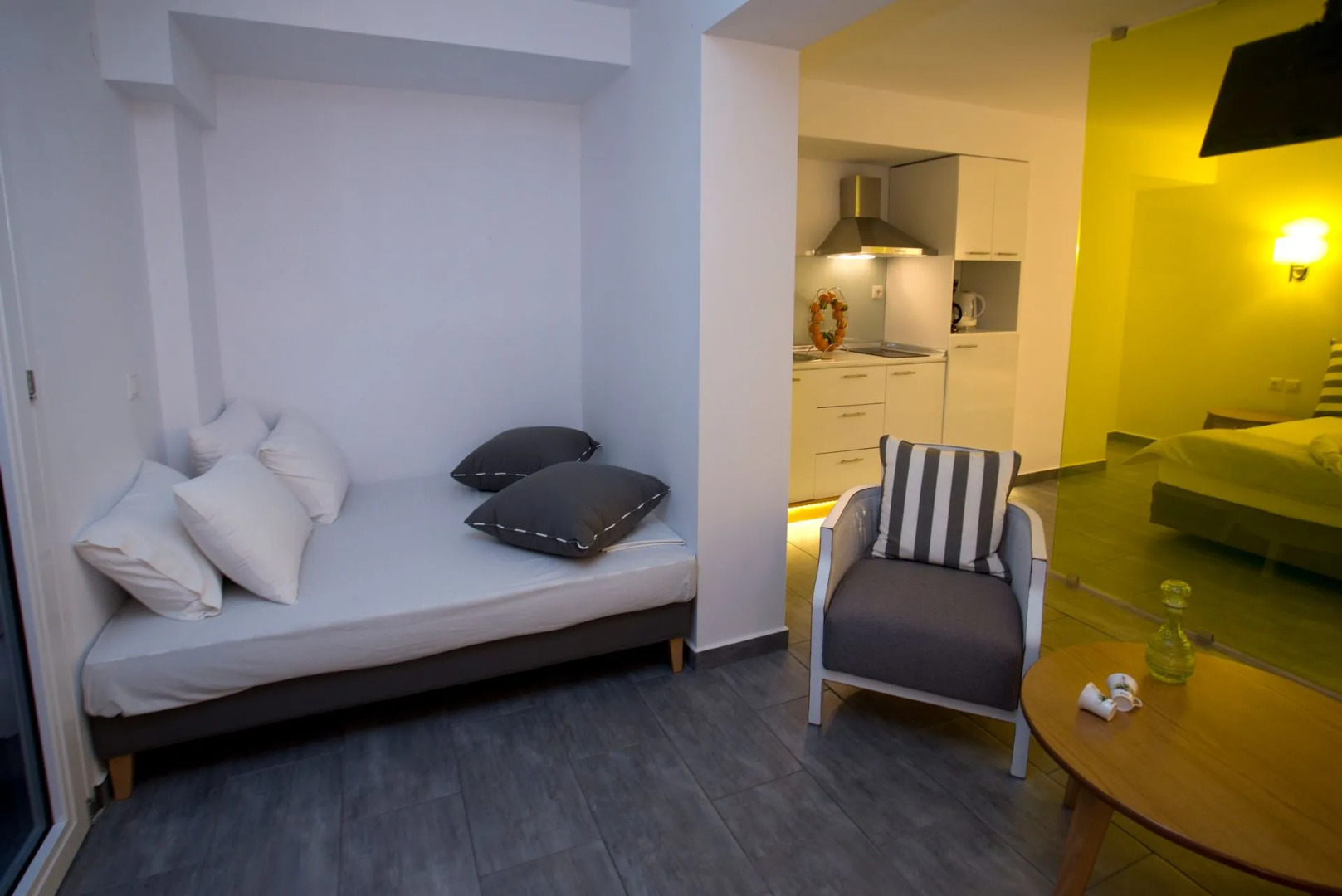 Kapahi Sea View Apartments & Suites