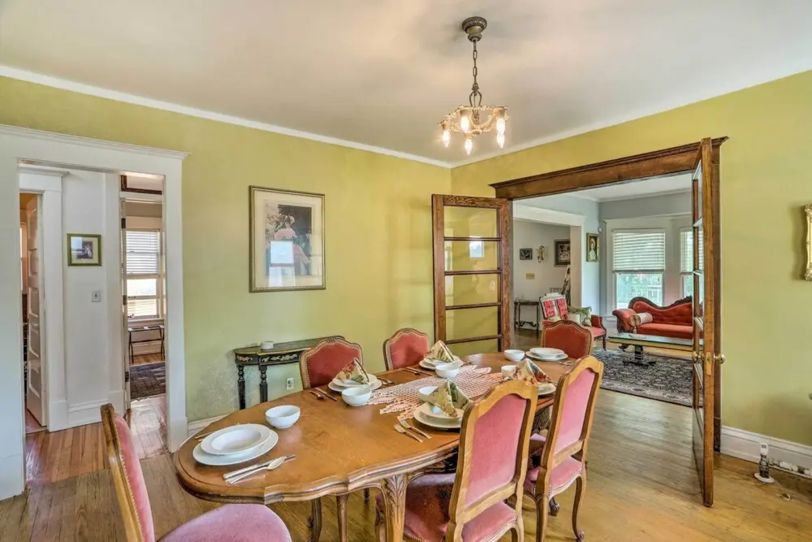 Historic Regal Retreat ~ 2 Mi to Dtwn Toledo!