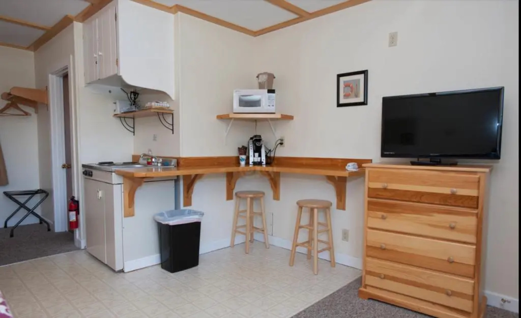 Eden Village Motel & Cottages