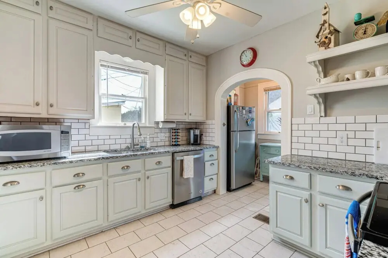 Hill Country Retreat w/ Lake View, Deck & Balcony