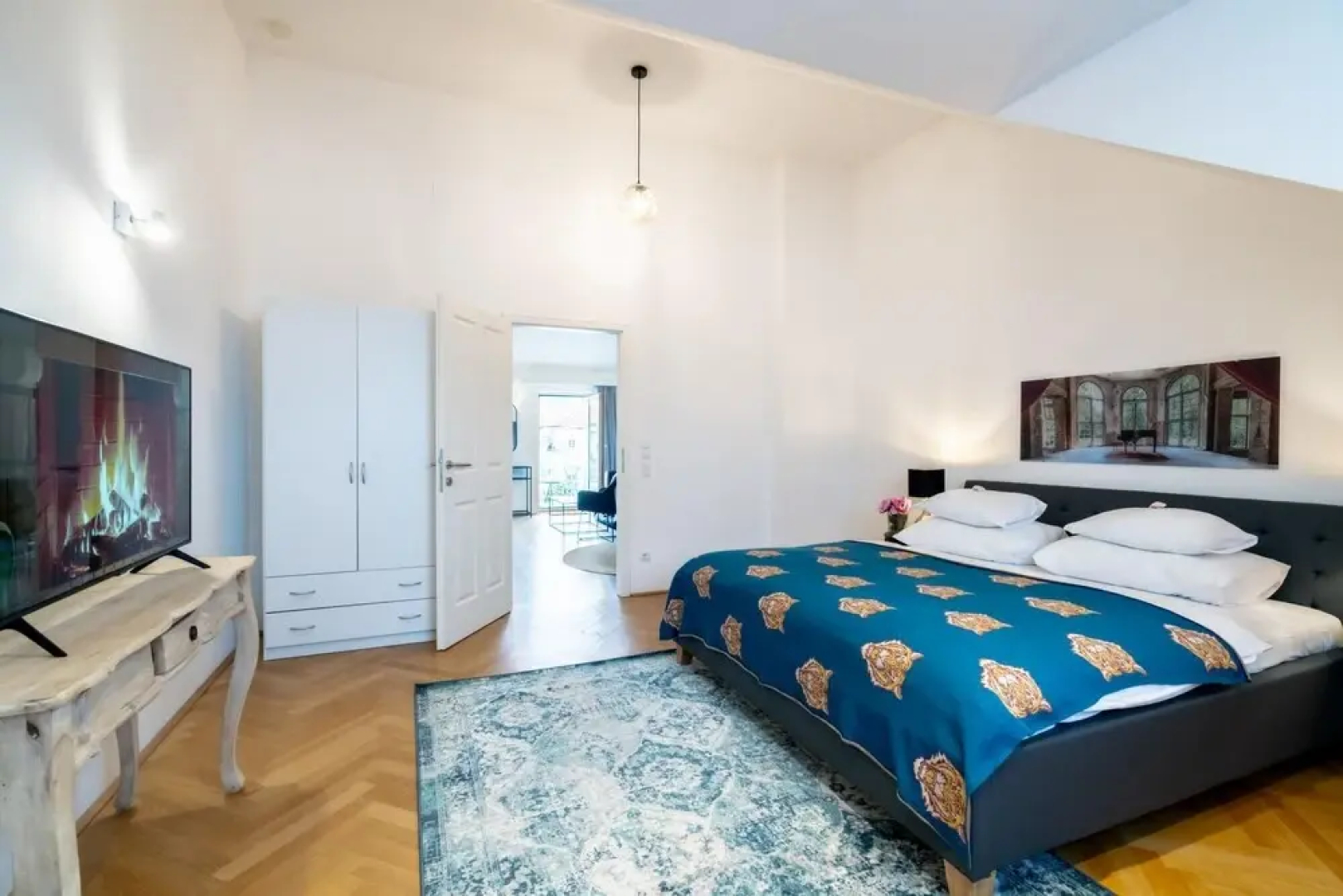 Top Floor Apartment With Terrace King Bed Air Conditioning in Krems City