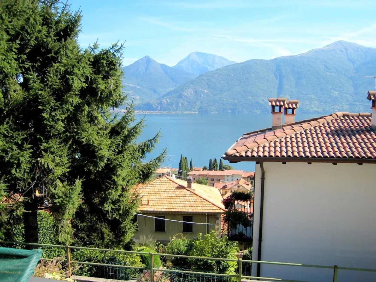 Apartment With Large Terrace and a Magnificent Lake View